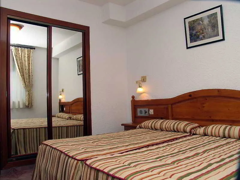 Hotel Cristina Pas De La Casa 3*,